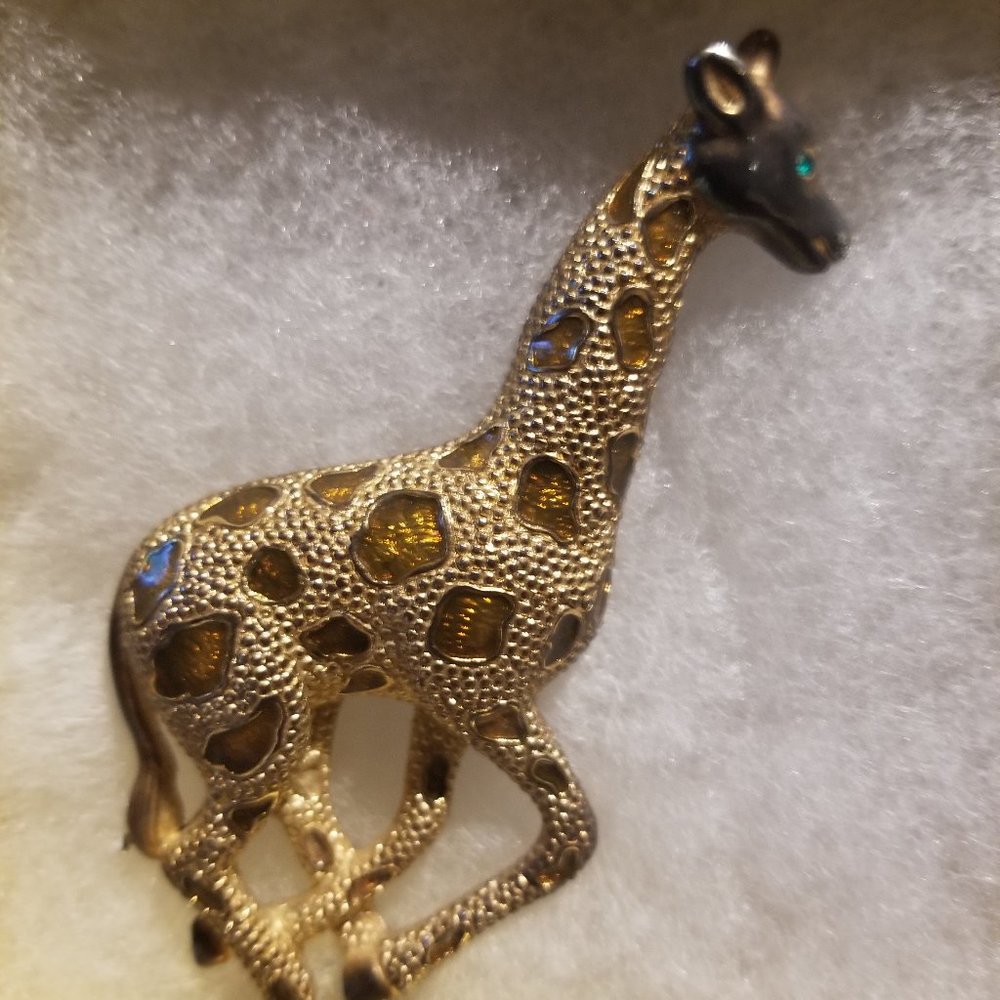 giraffe broach